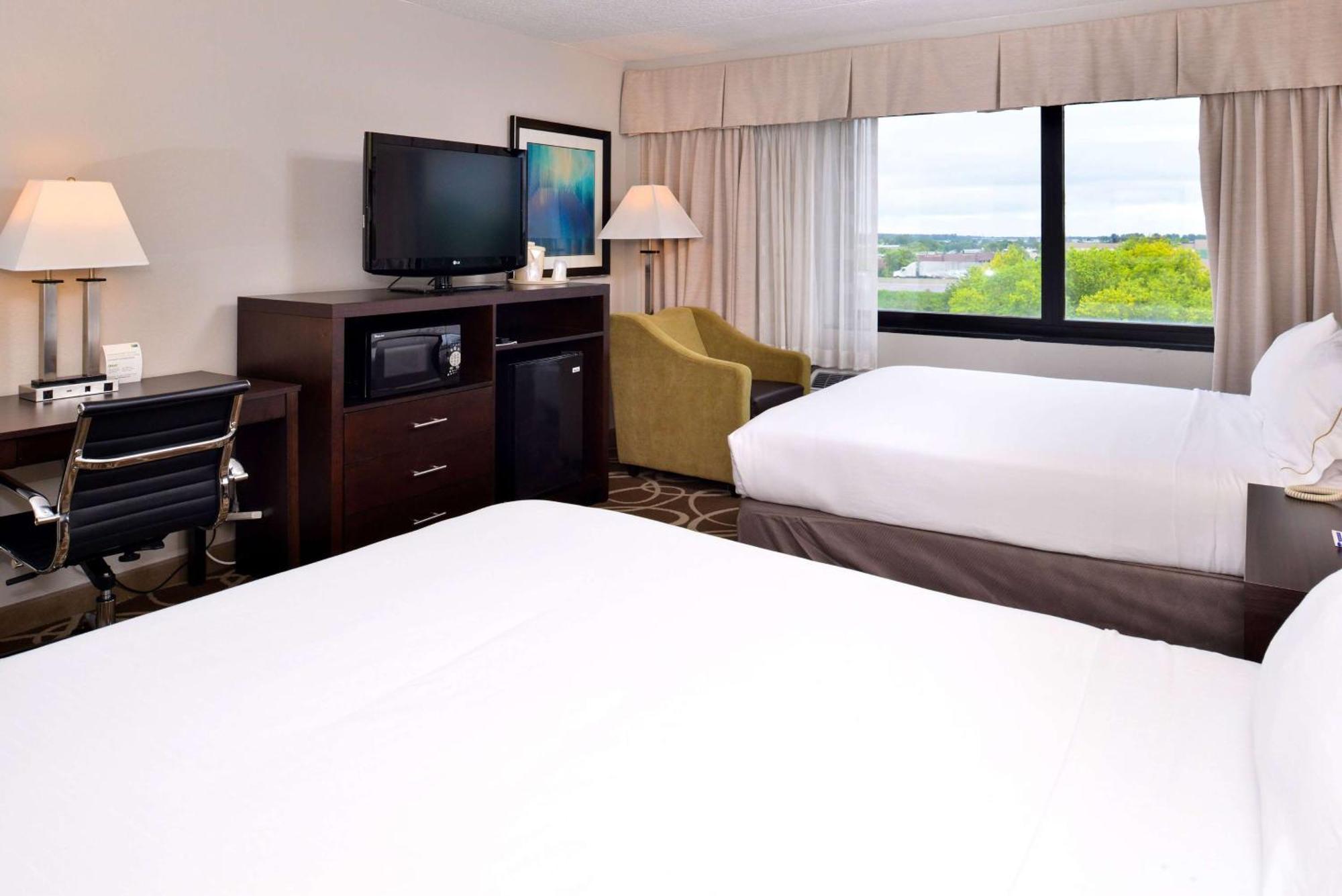 Elimwood Hotel, A Ramada By Wyndham Maryland Heights Exterior photo