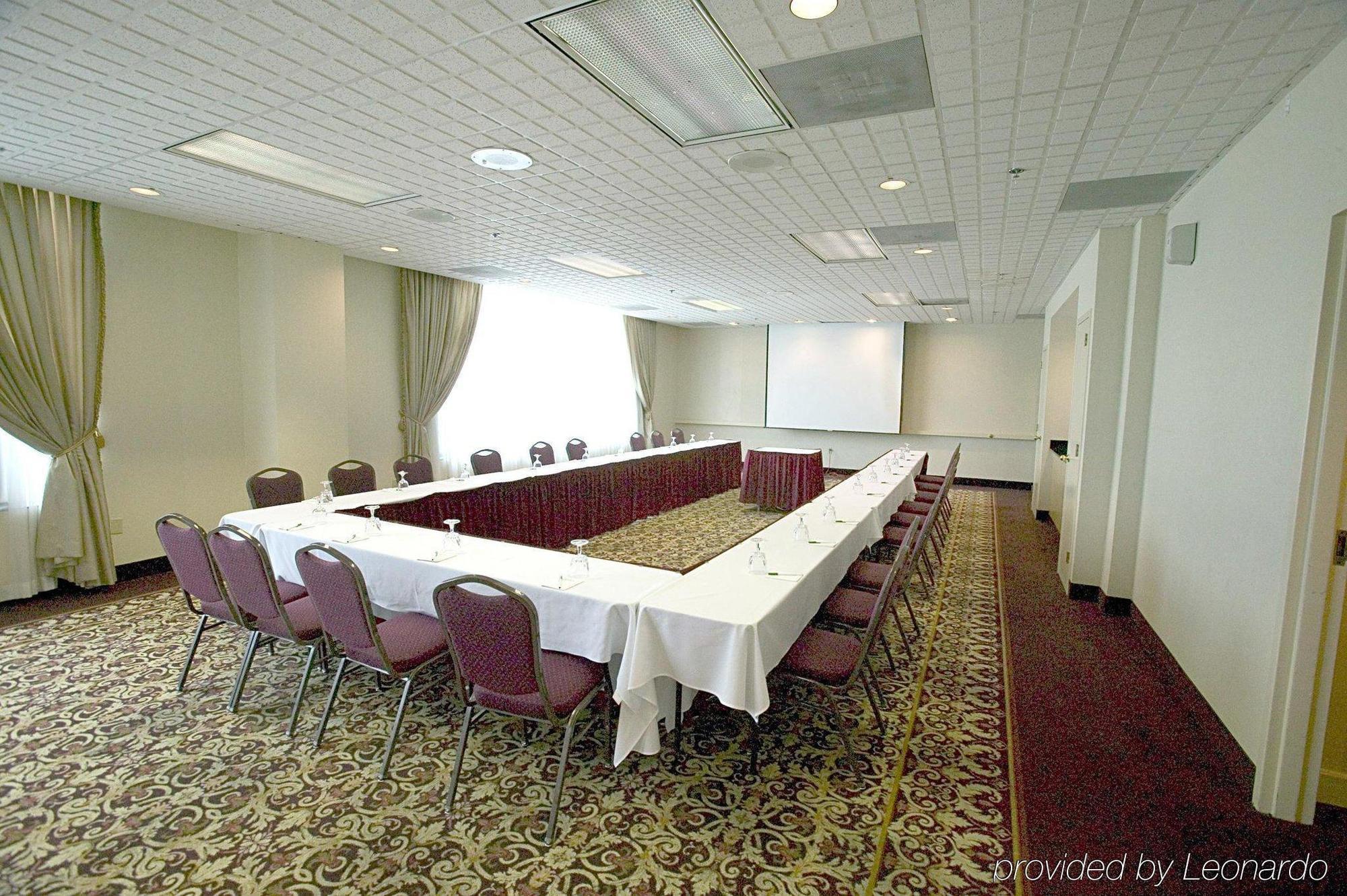 Elimwood Hotel, A Ramada By Wyndham Maryland Heights Exterior photo