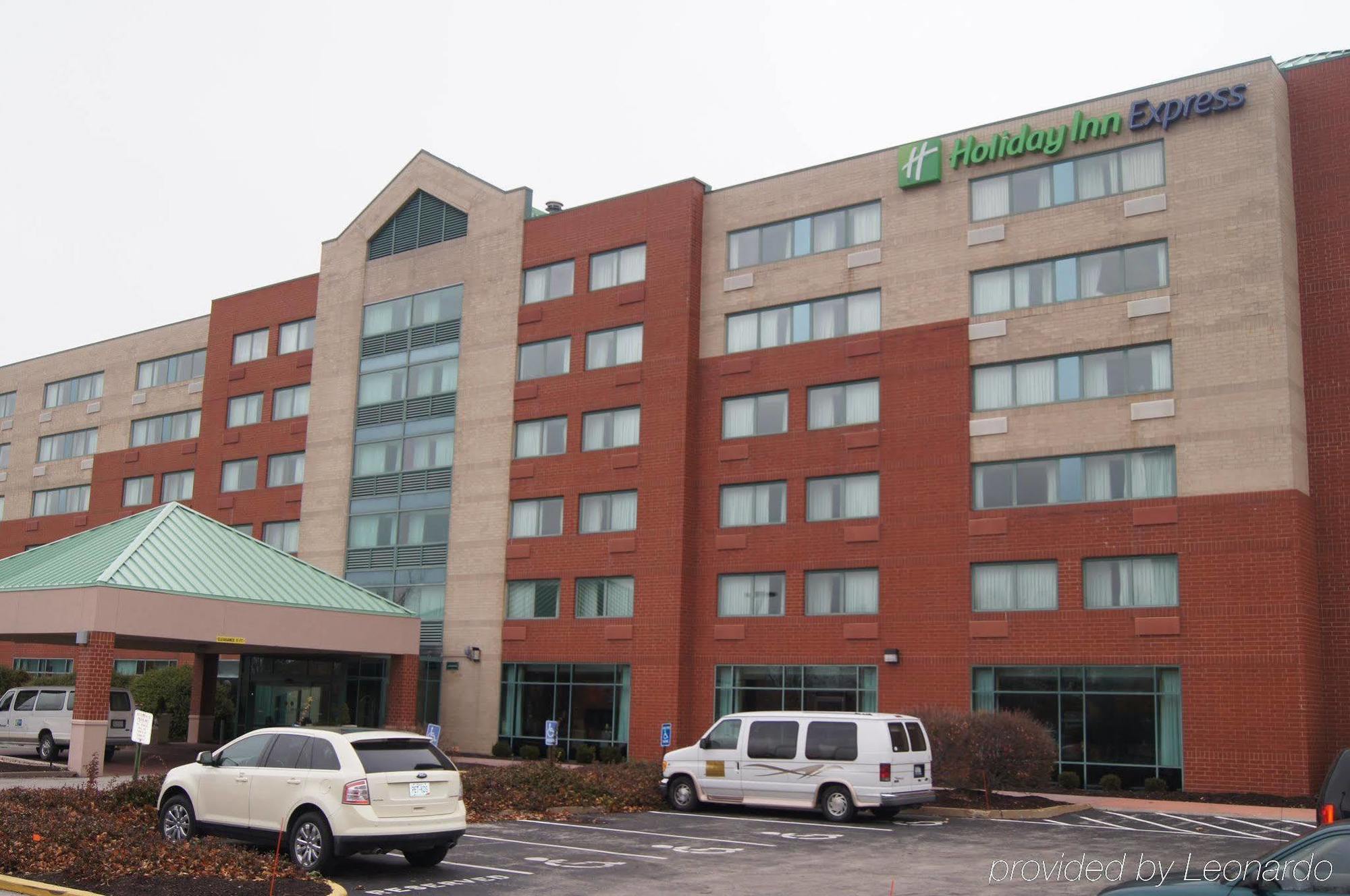 Elimwood Hotel, A Ramada By Wyndham Maryland Heights Exterior photo