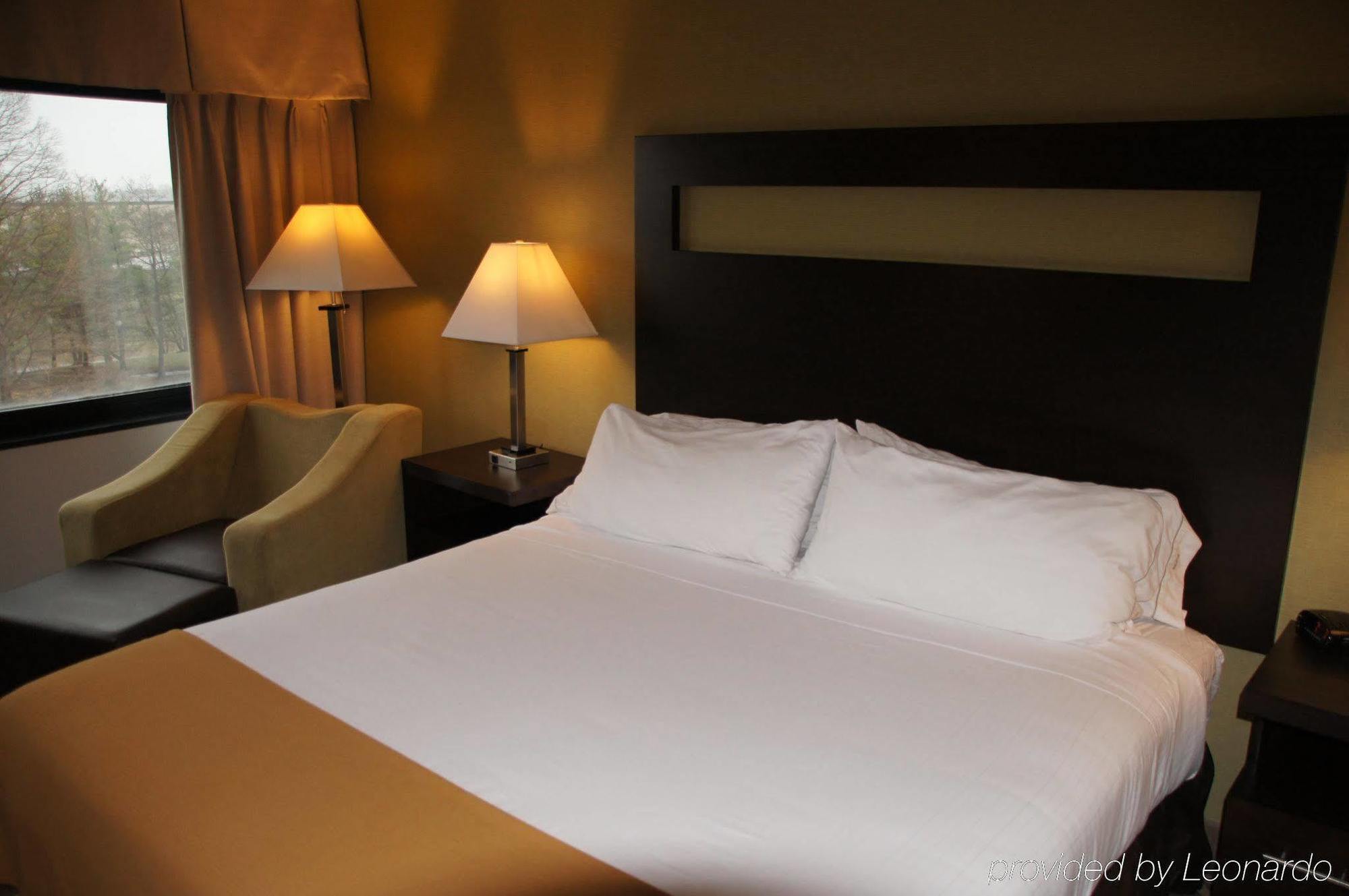 Elimwood Hotel, A Ramada By Wyndham Maryland Heights Exterior photo