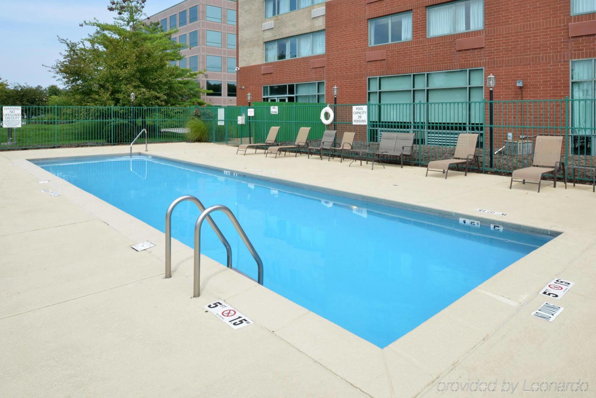 Elimwood Hotel, A Ramada By Wyndham Maryland Heights Exterior photo